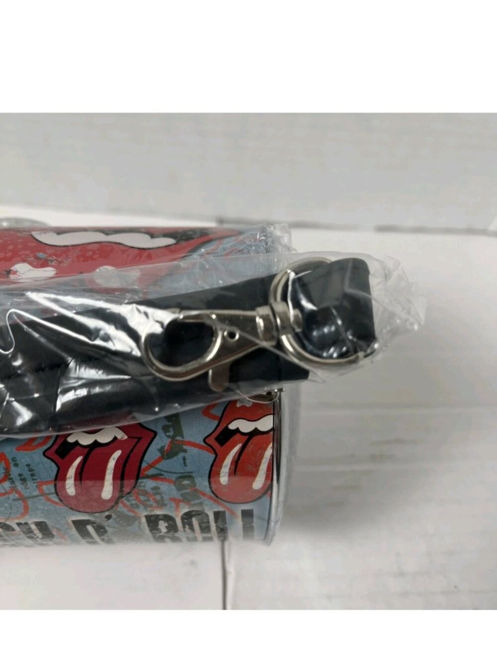 Rolling Stones Tongue Logo Cylinder Purse NWT Metal Handbag Rock Band Bag - Picture 7 of 12